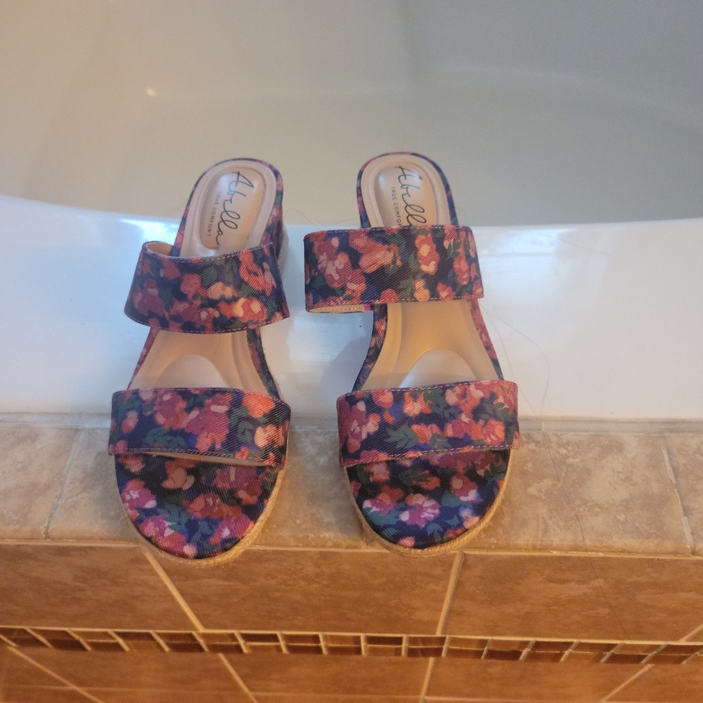 Abella Sandals